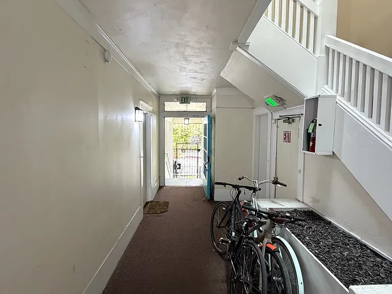 2346 Valdez St — Photo 6