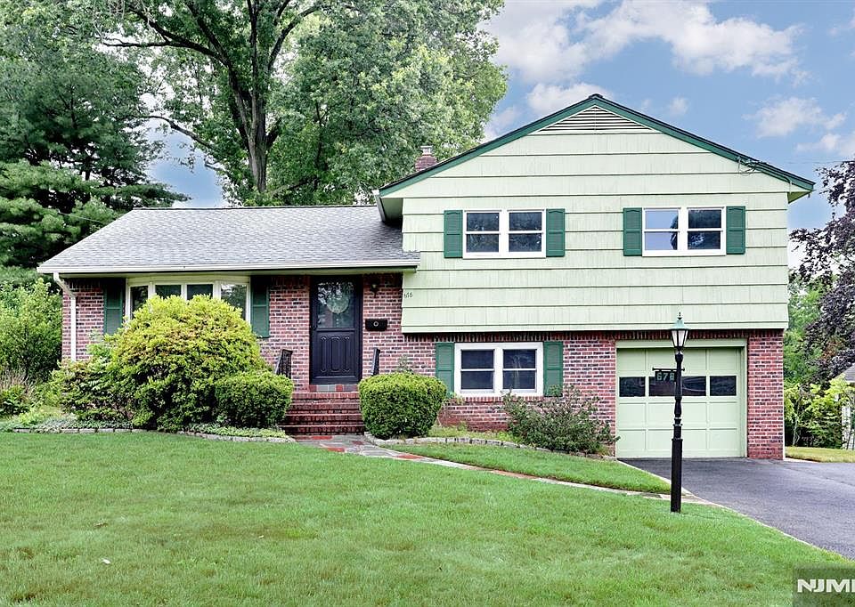 1st image of 678 Oakley Pl