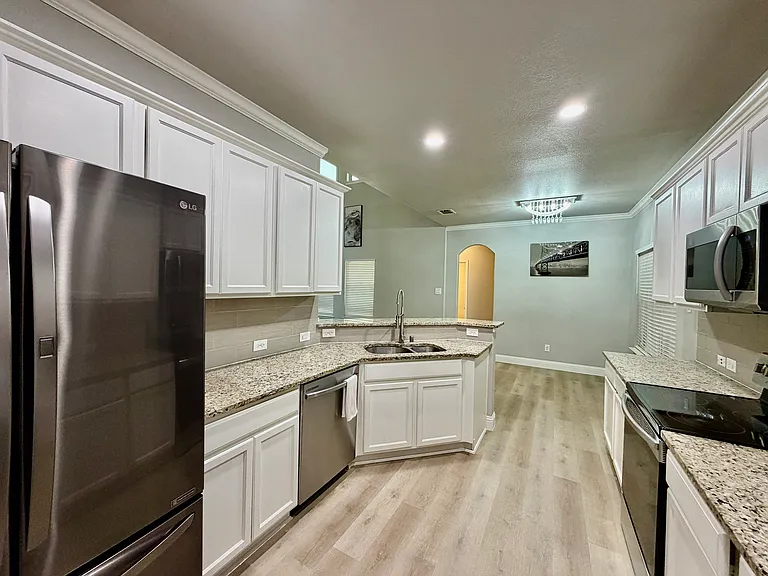 9220 Stewart St — Photo 11
