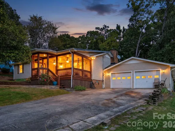 826 Silver Fox Dr, Concord, NC 28025