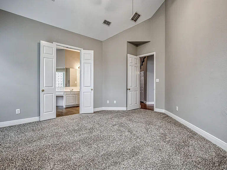 6533 Riveredge Dr — Photo 44