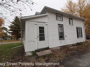 402 SW 3rd St, Aledo, IL 61231