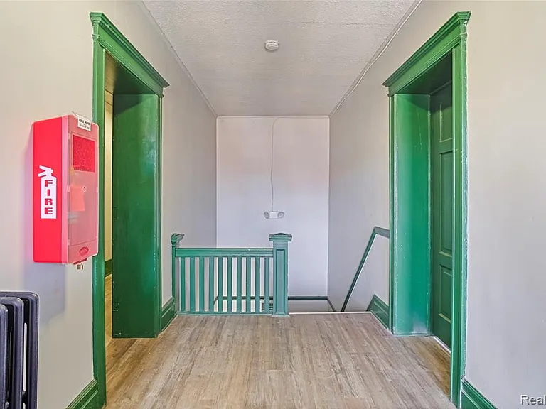 68 E Willis St #10 — Photo 4