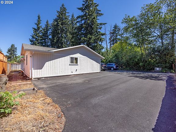 4th image of 4501 NE 131st Ave
