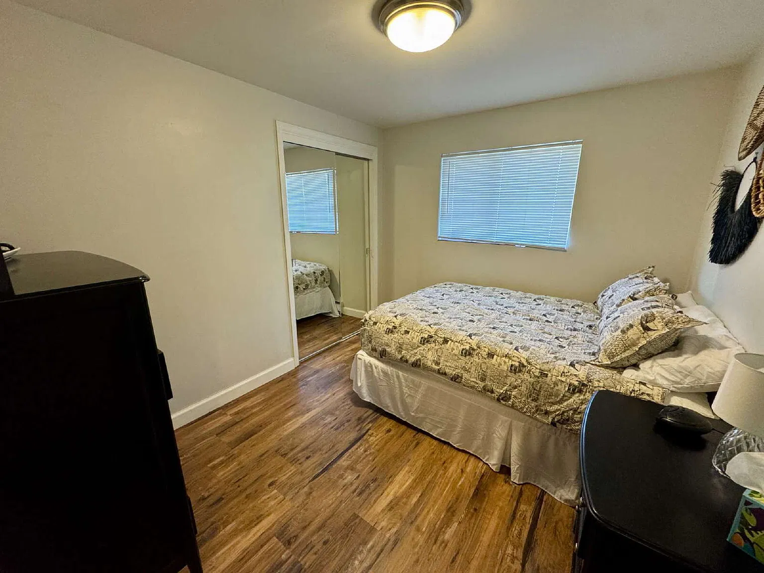 2 bed, 1.0 bath, $1,600 — Photo 4