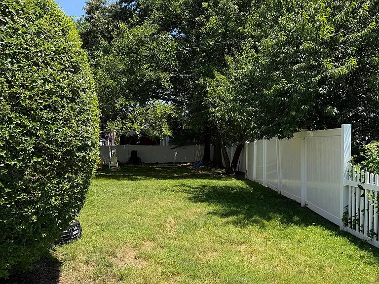 2501 Dewitt Ave — Photo 3