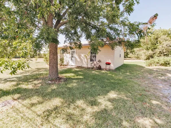 304 Missouri St, Bowie, TX 76230