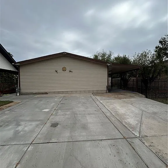 1205 Maple Ave — Photo 1