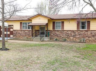 213 E 11th Ave, Caney, KS 67333