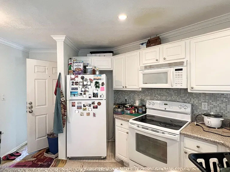 7525 Charmant Dr #110 — Photo 8