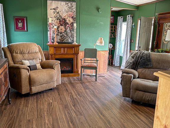 4th image of 639 Bailey Bridge Rd