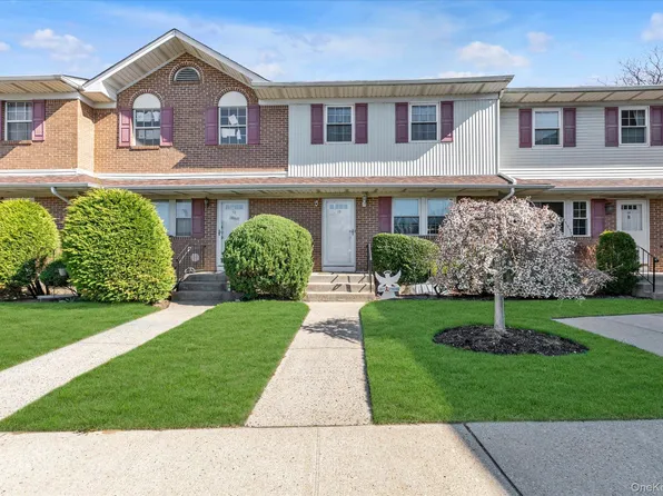 815 Franklin Avenue #13, Valley Stream, NY 11580