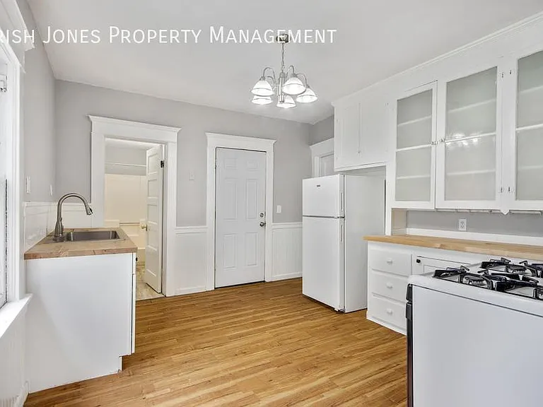 1899 Seneca St #2 — Photo 3