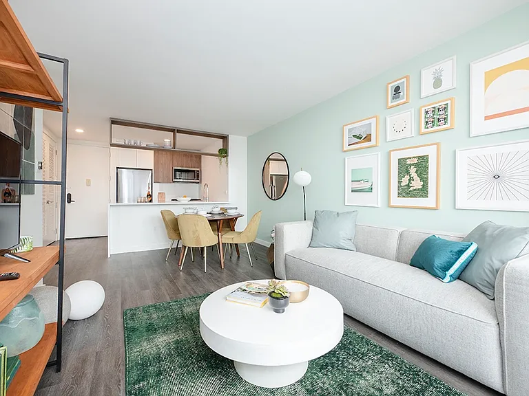 520 W 43rd St #8E — Photo 3