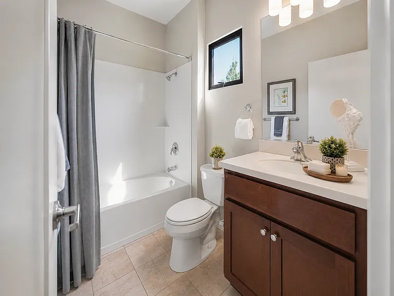 807 Zephyr Dr — Photo 10