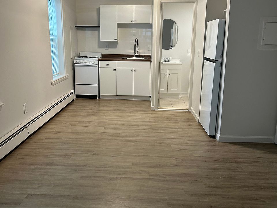1st image of 411-431 N Main St #20