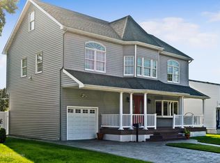 1117 Shelboune Dr, Franklin Square, NY 11010