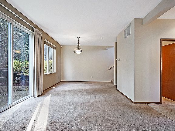 4th image of 7407 Larkspur Ct