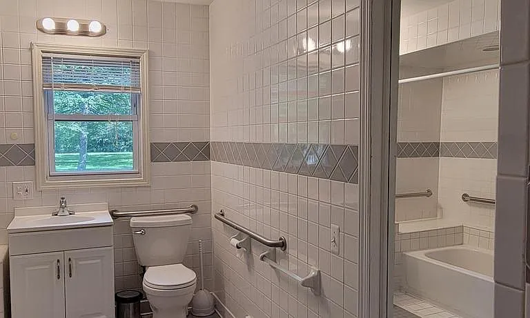 3225 Crooks Rd — Photo 19
