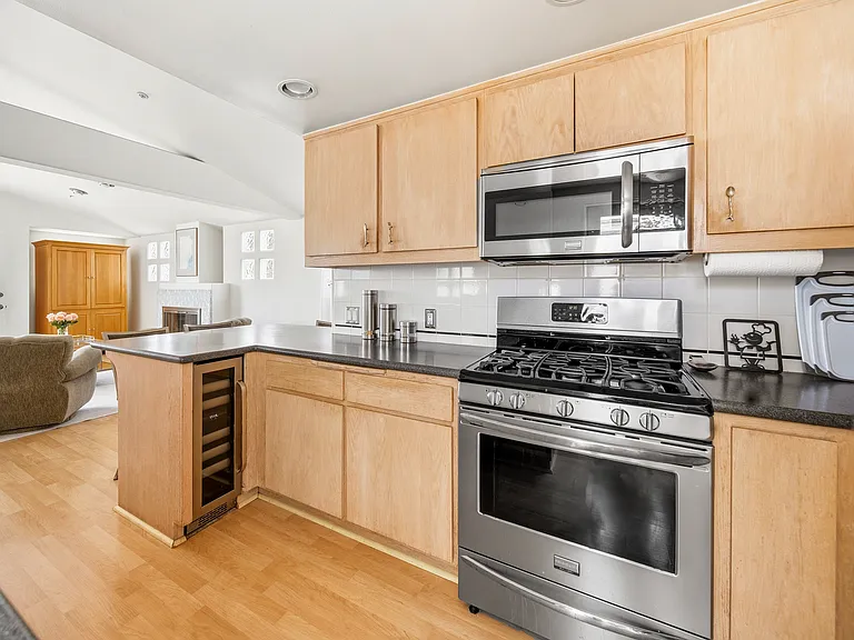 440 Marine Pl — Photo 11