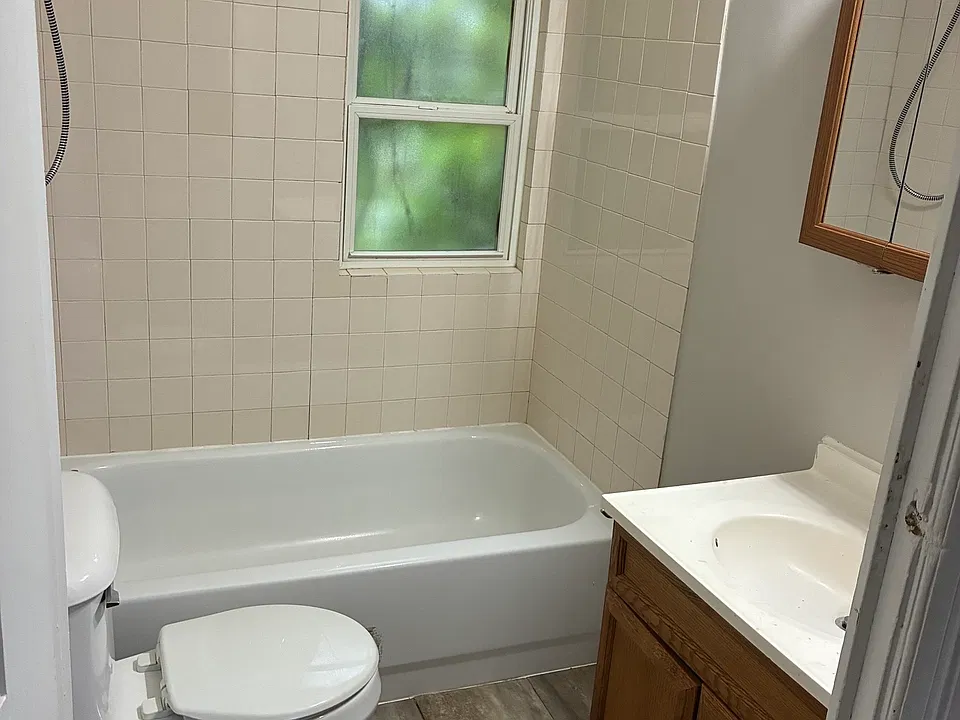 519 Lafayette Ave NE #2