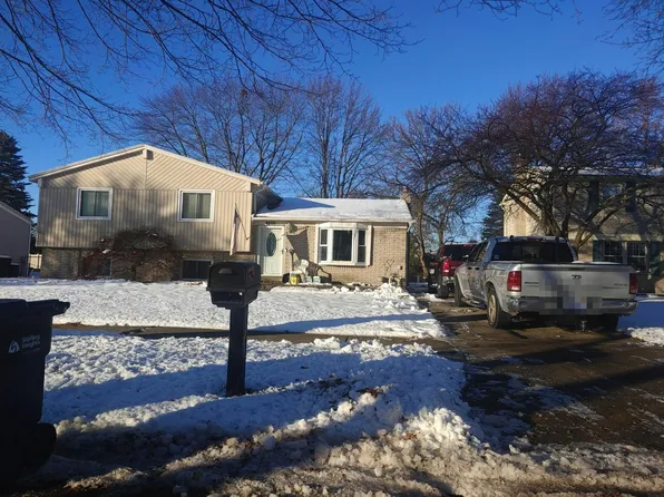 43171 Hartwick Dr, Sterling Heights, MI 48313