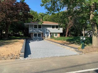 301 Old Town Rd, East Setauket, NY 11733