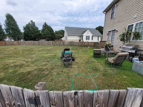 3rd image of 8082 Goodfellow Ln