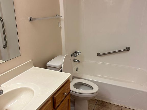 5th image of 321 Woodrow St NE #316-04