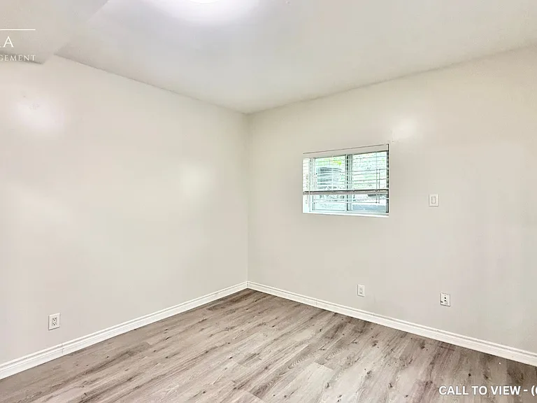 22 Woodlawn Ave W #F — Photo 3