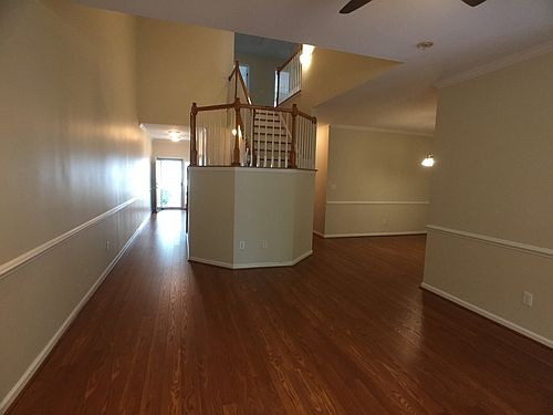 5th image of 804 Bartlett Cir