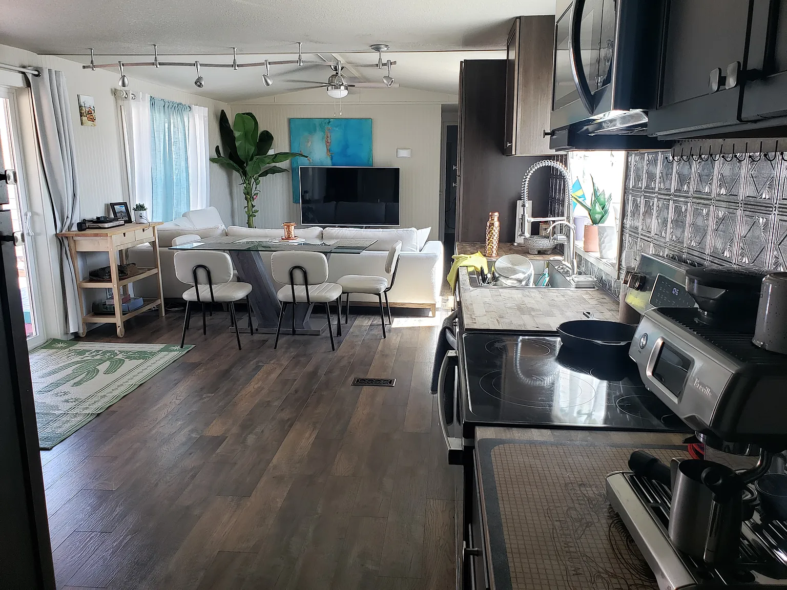 2 bed, 1000 sqft, $2,800 — Photo 2