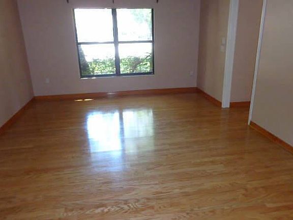3rd image of 1087 Greystone Ln