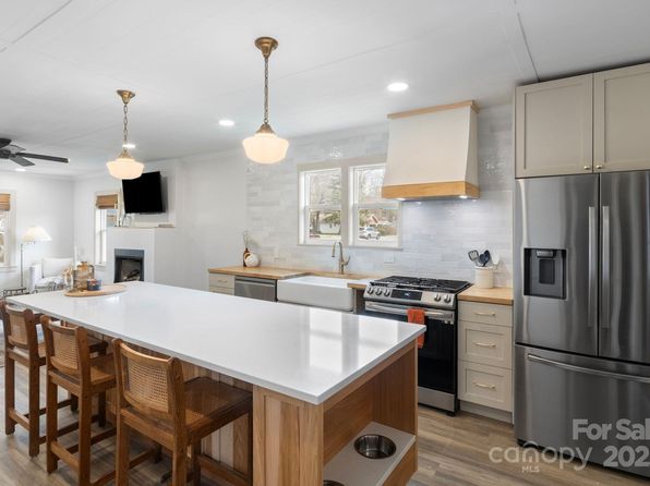 452 Old Hendersonville Hwy, Brevard, NC 28712