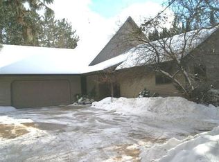 E9181 Ebony Rose Ln, New London, WI 54961