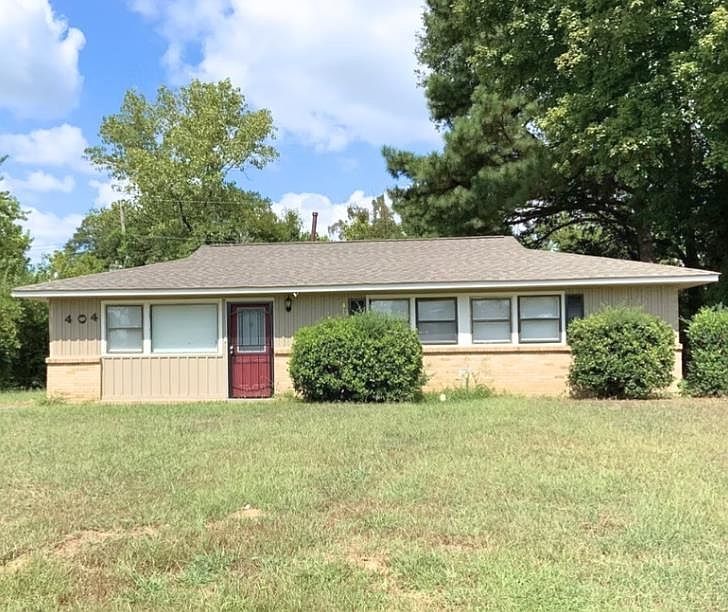1st image of 404 Stoneham Rd