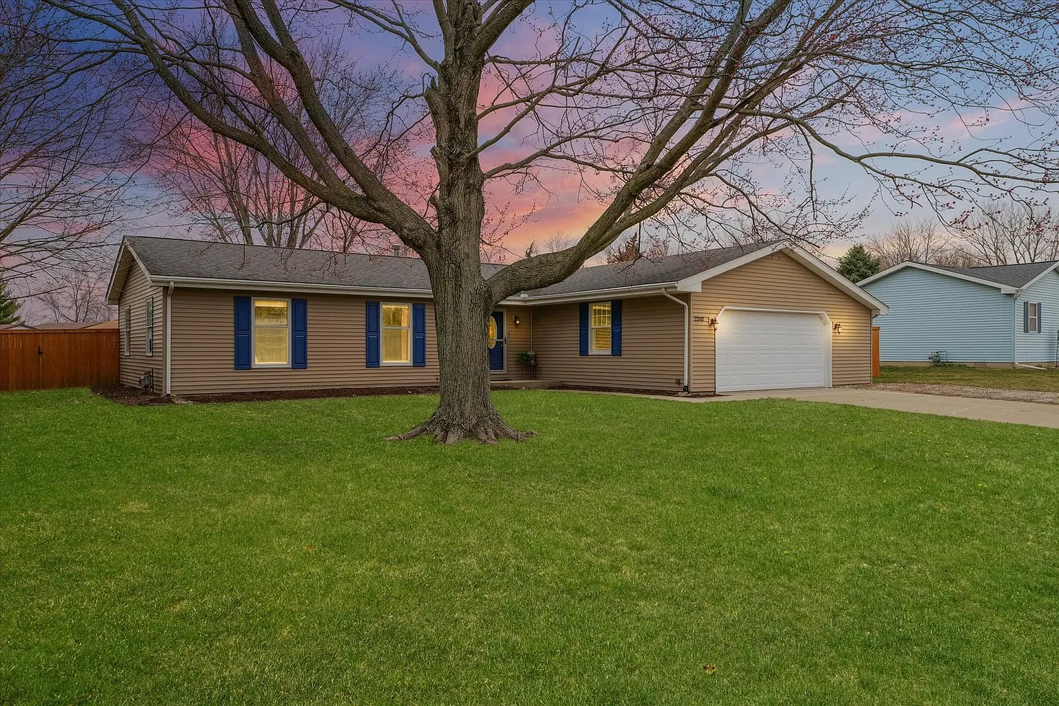 2202 Mallard Dr photo 1