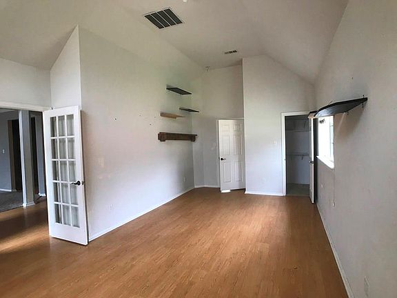 3rd image of 6221 Aspen Estates Dr