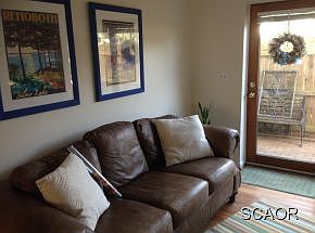 3rd image of 20471 Washington St