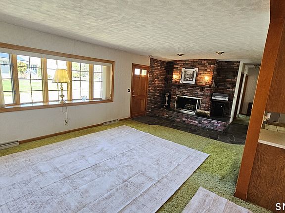 5th image of 70 Tumblebrook Rd