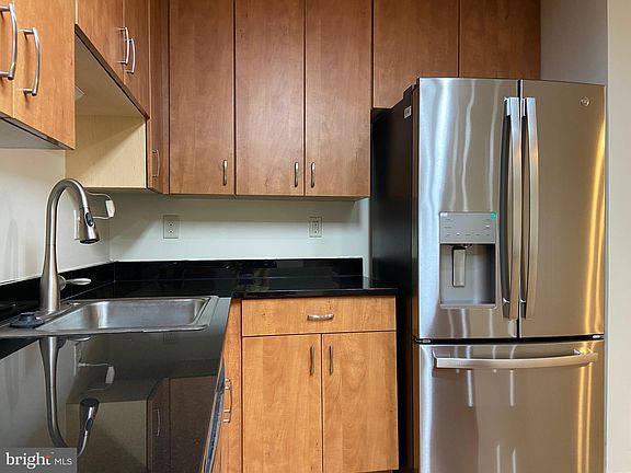 5th image of 1117 Primrose Ct APT 102