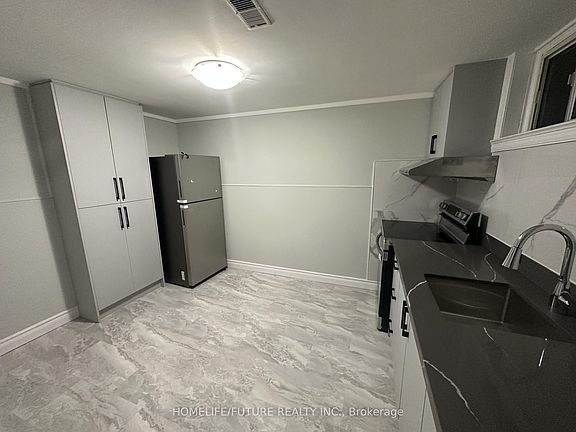 5th image of 27 Kells Ave #Basement