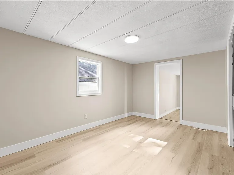 210 Lynn St — Photo 16