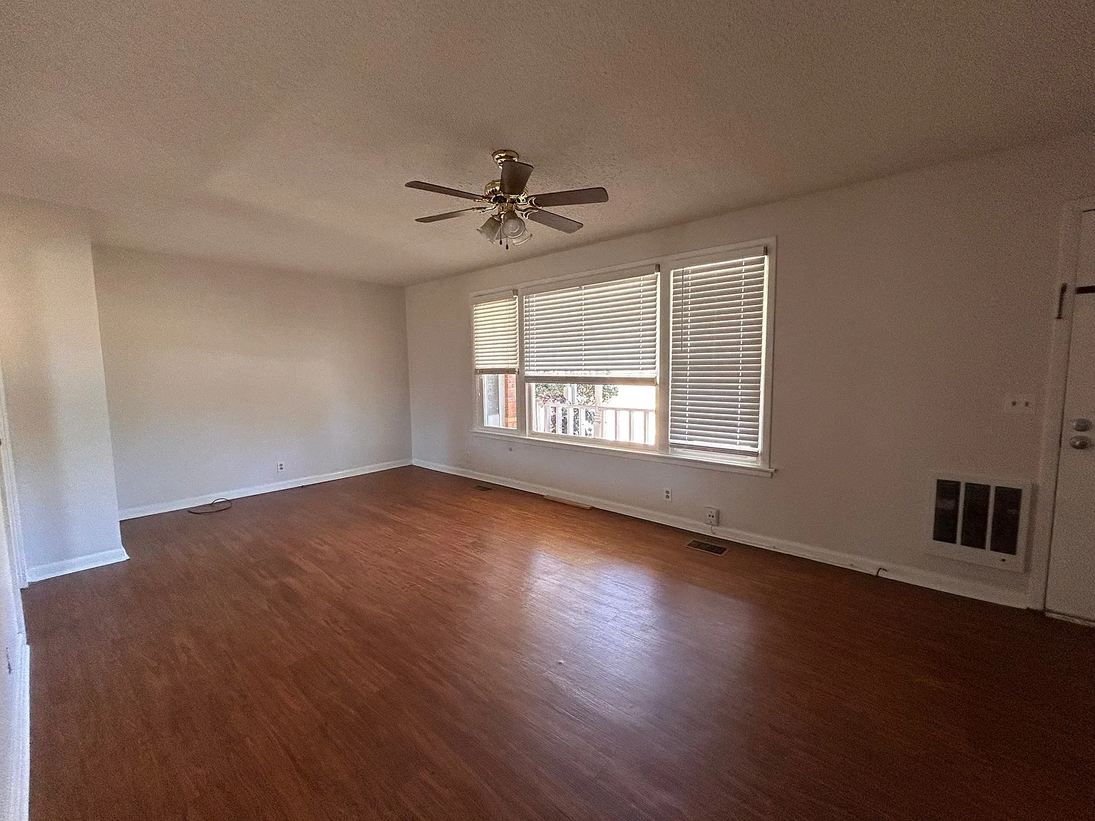 2 bed, 900 sqft, $1,595 — Photo 4