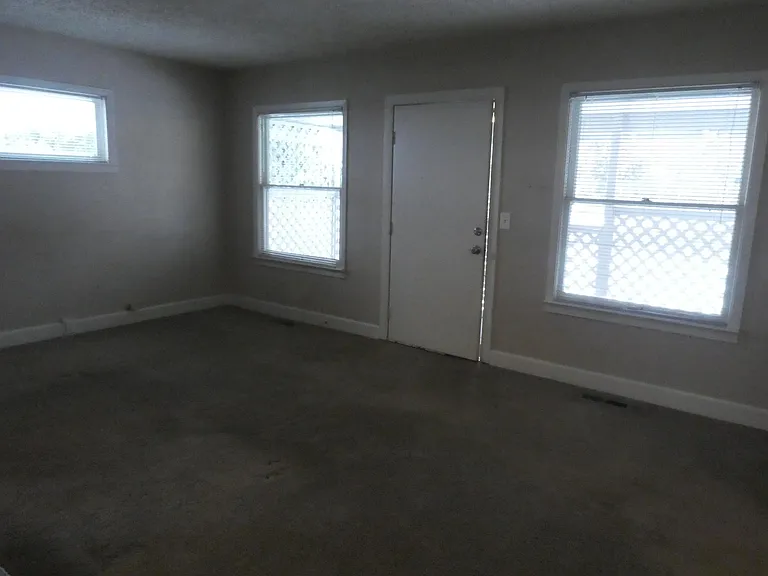 2333 SE Tacoma St — Photo 15