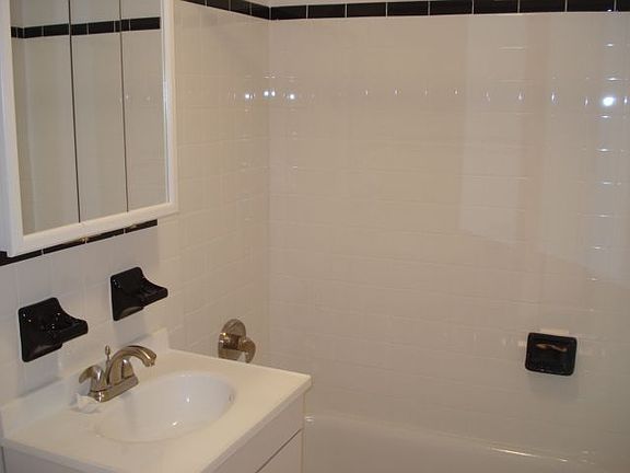 4th image of 8531 120th St APT 5B
