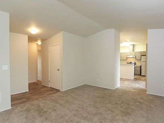 5th image of 11112 10th Avenue Ct E APT B304