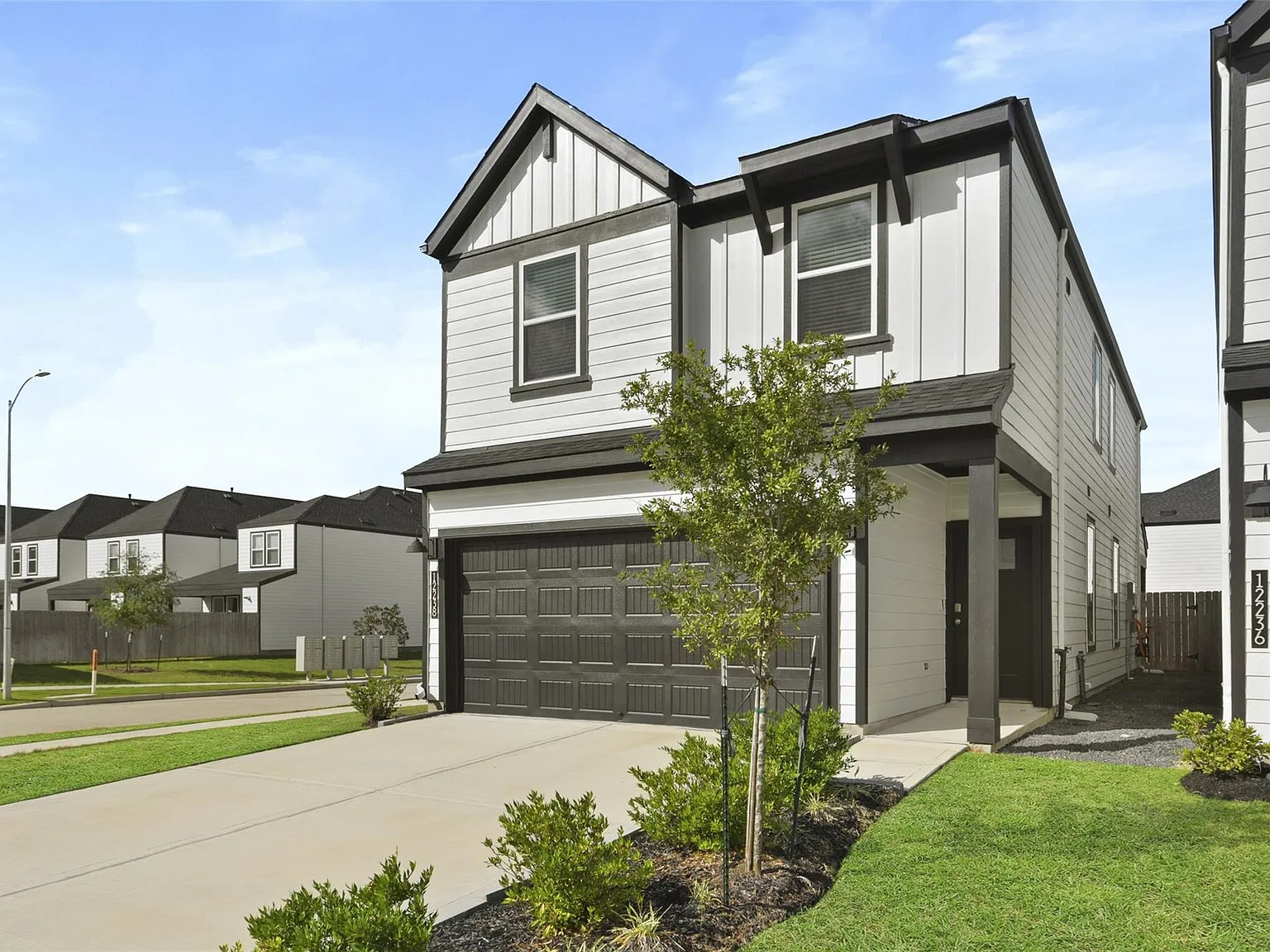 3 bed, 2.5 bath, 1913 sqft, $2,500 — Photo 4
