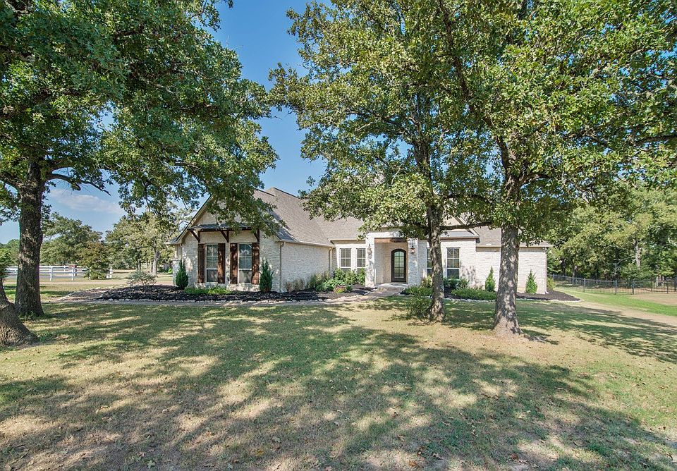 1st image of 18219 Windmill Ct