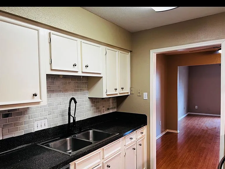 1069 Willow Oaks Cir — Photo 8
